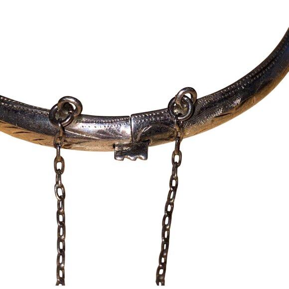 Vintage 925 Sterling Silver Engraved Bangle Bracelet With Safety Chain - Picture 4 of 10